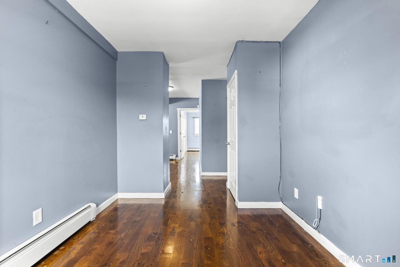 62 Saint Michaels Ave - Photo 3 of 20