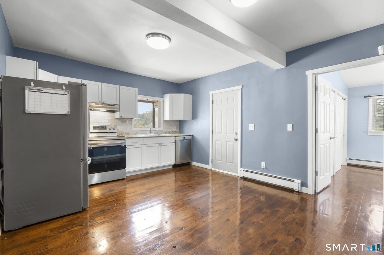 62 Saint Michaels Ave - Photo 4 of 20