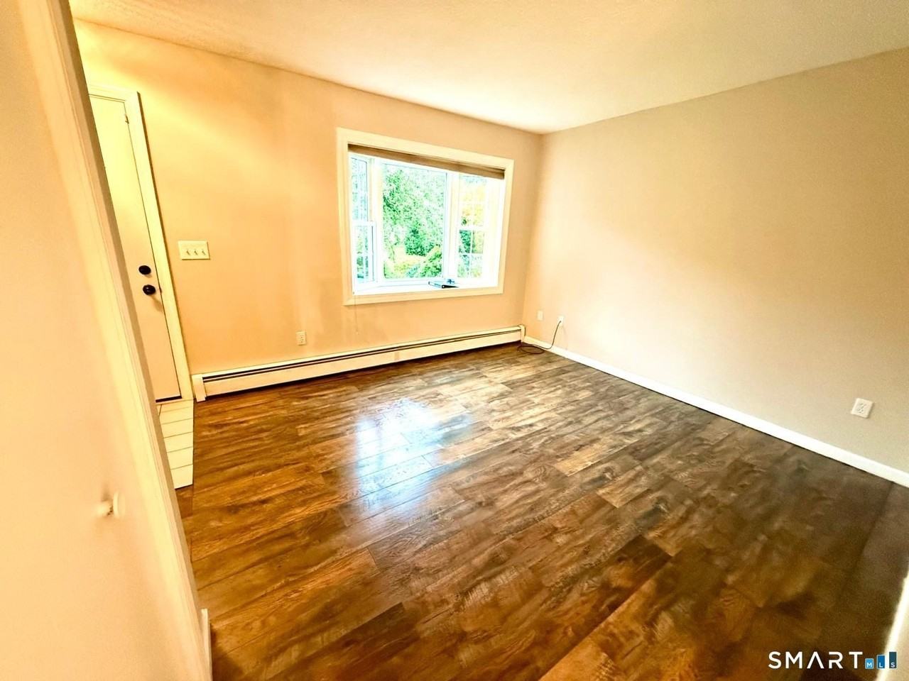 2605 Albany Ave - Photo 3 of 21