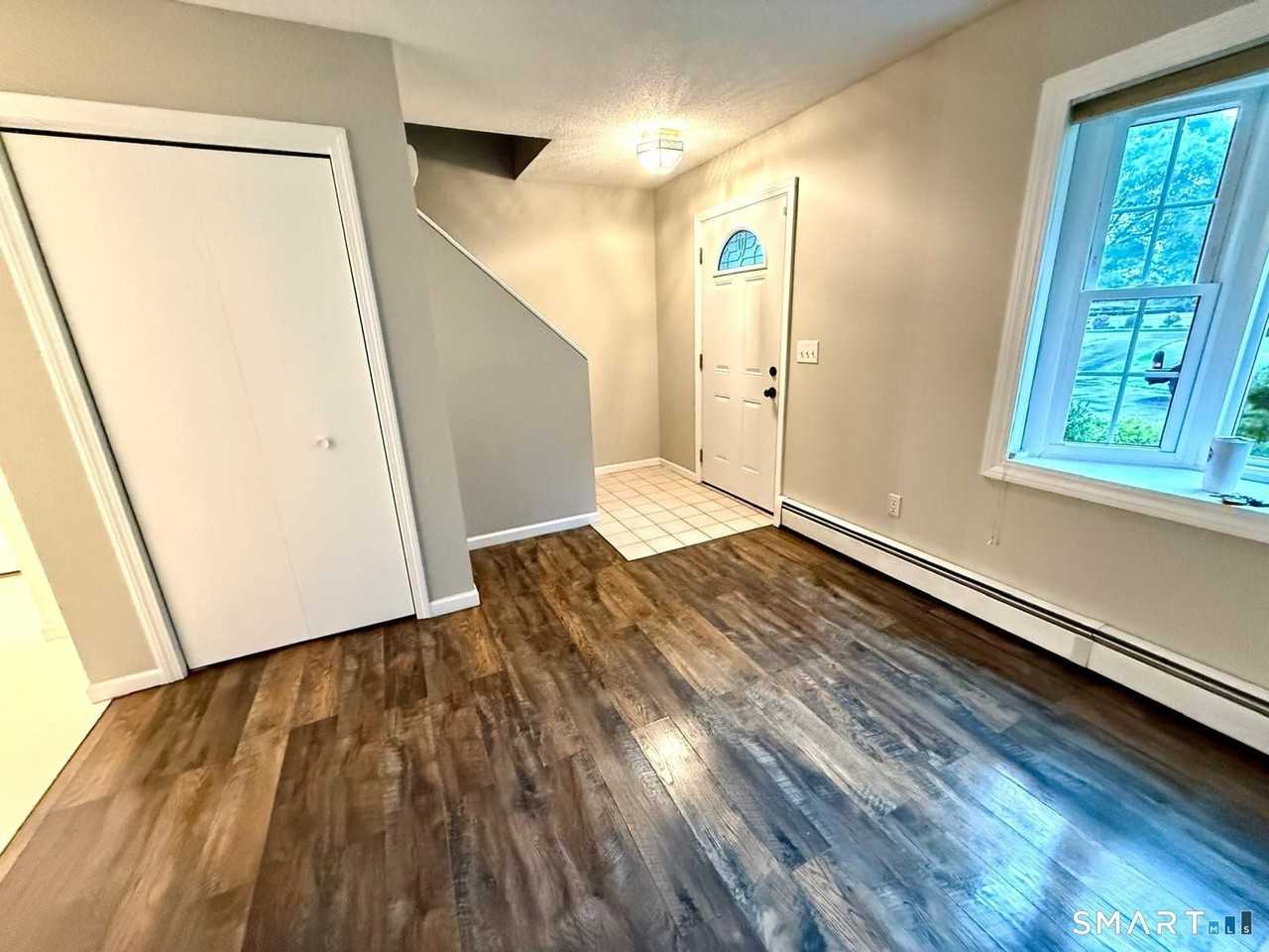 2605 Albany Ave - Photo 4 of 21