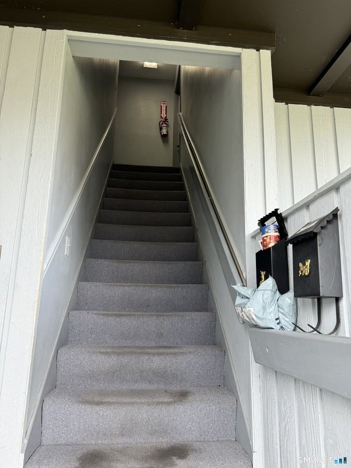 32 Cherry St #B - Photo 3 of 12