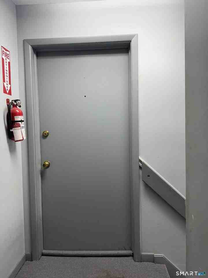 32 Cherry St #B - Photo 4 of 12