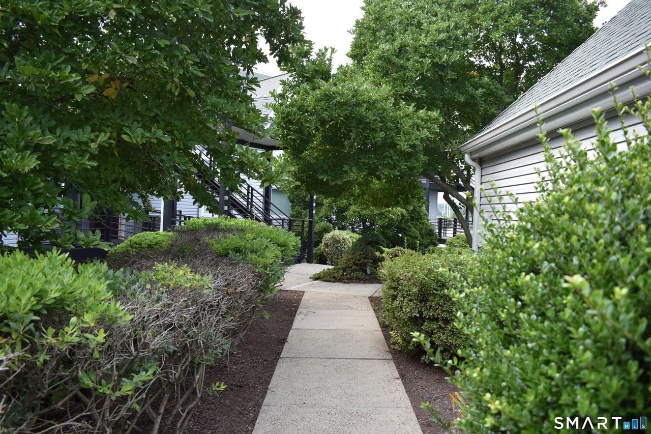 735 Popes Island Rd #735 - Photo 4 of 23