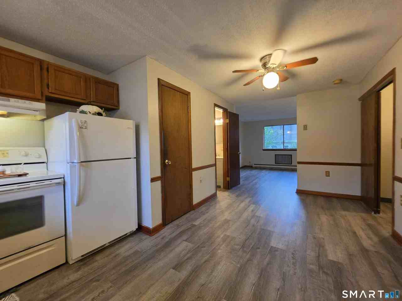 1568 Meriden Rd #4C - Photo 4 of 28