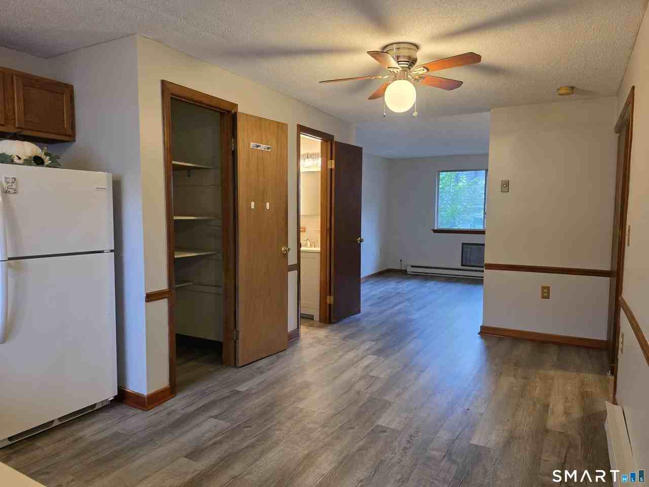 1568 Meriden Rd #4C - Photo 5 of 28
