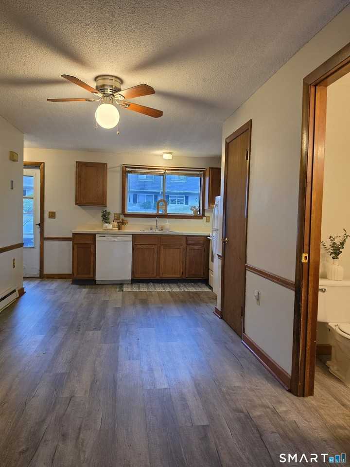 1568 Meriden Rd #4C - Photo 6 of 28