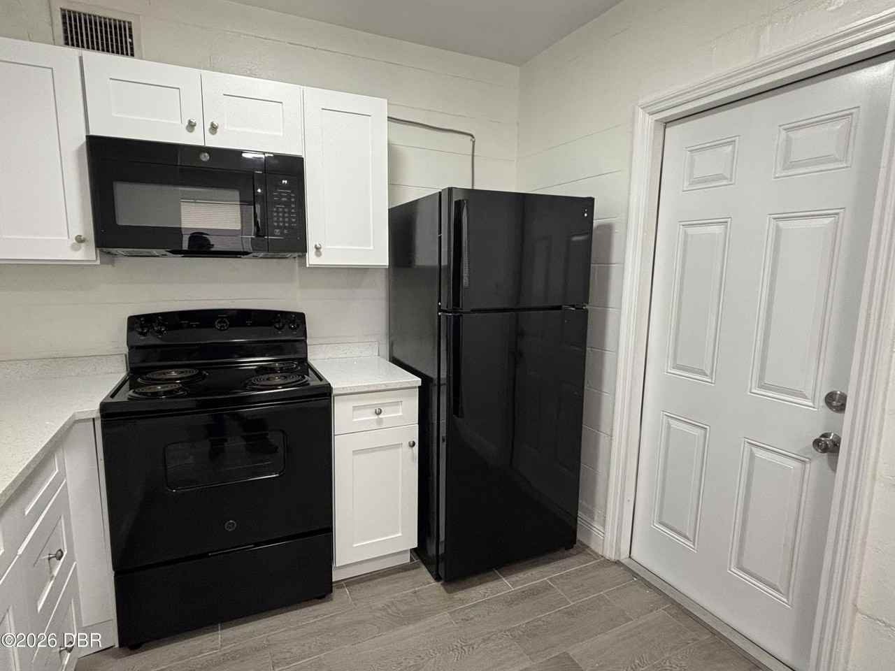 91 Ford St - Photo 7 of 16