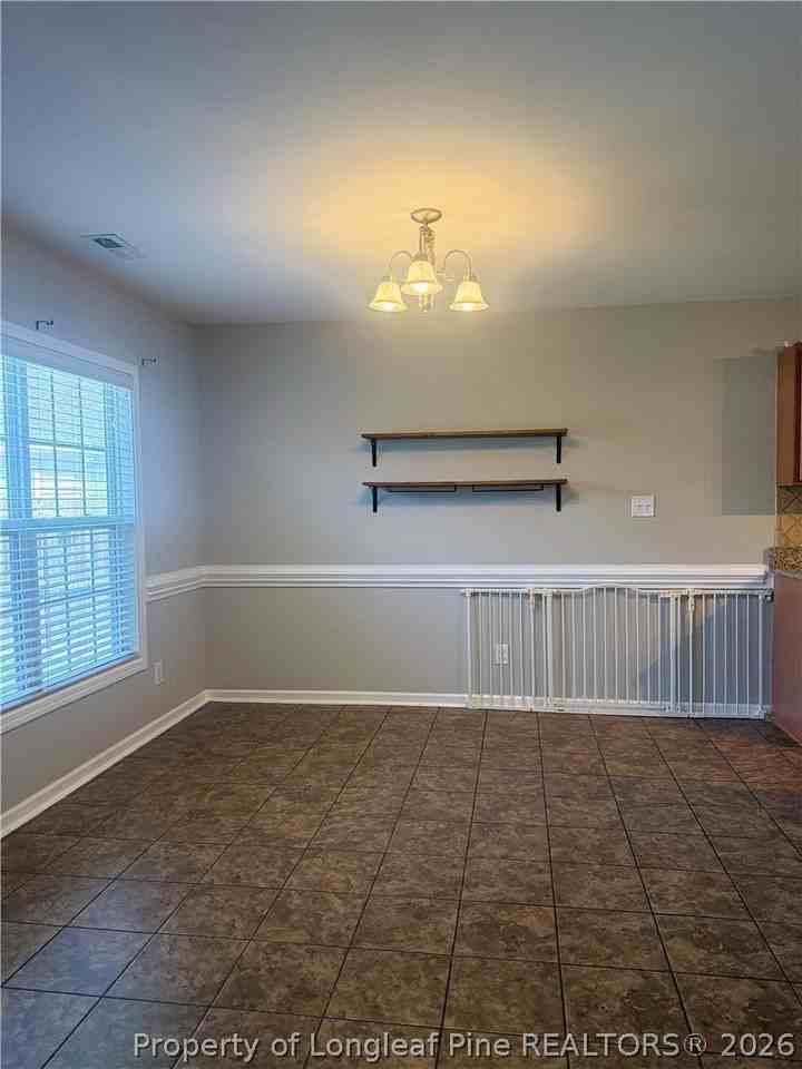 136 Bennington Dr - Photo 5 of 25