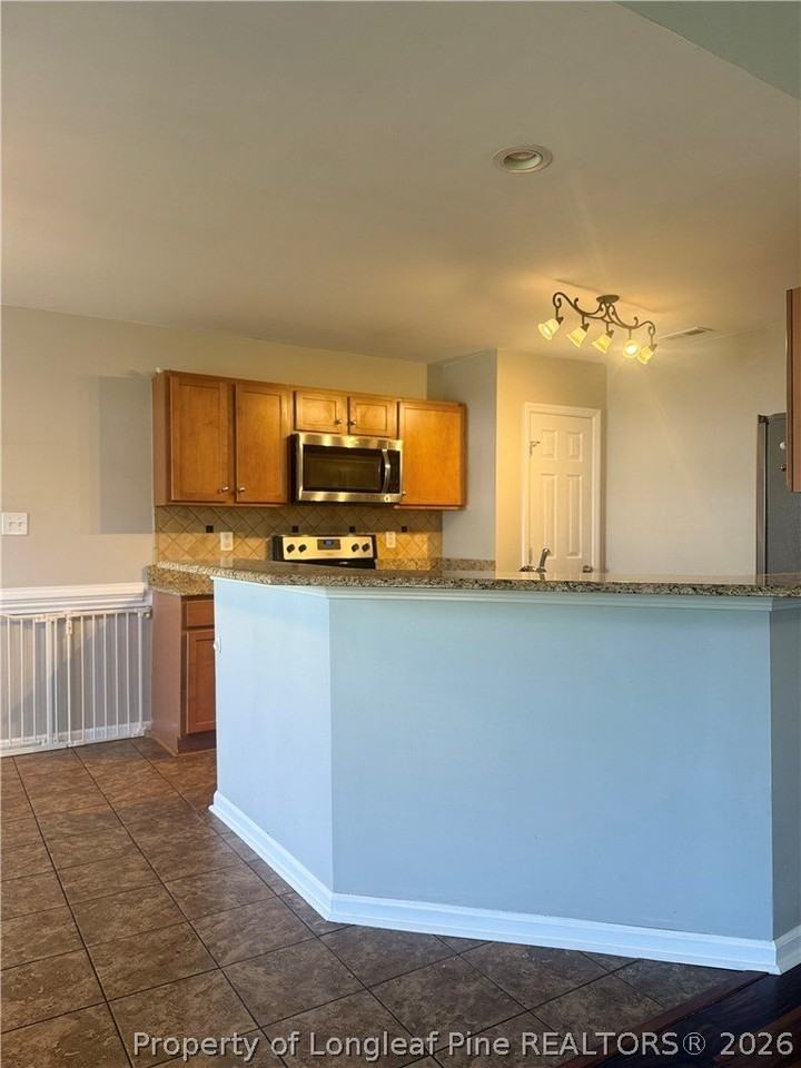 136 Bennington Dr - Photo 6 of 25