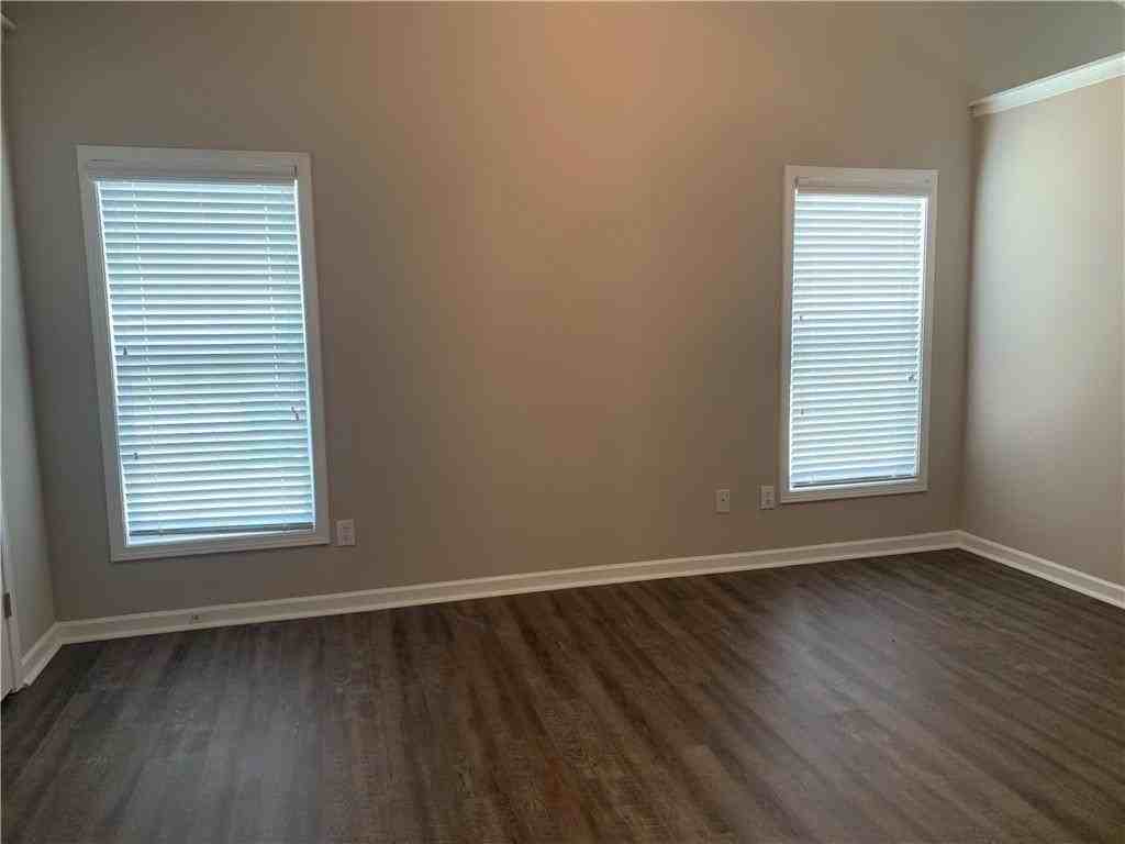 1930 Charleston Oak Cir - Photo 2 of 8