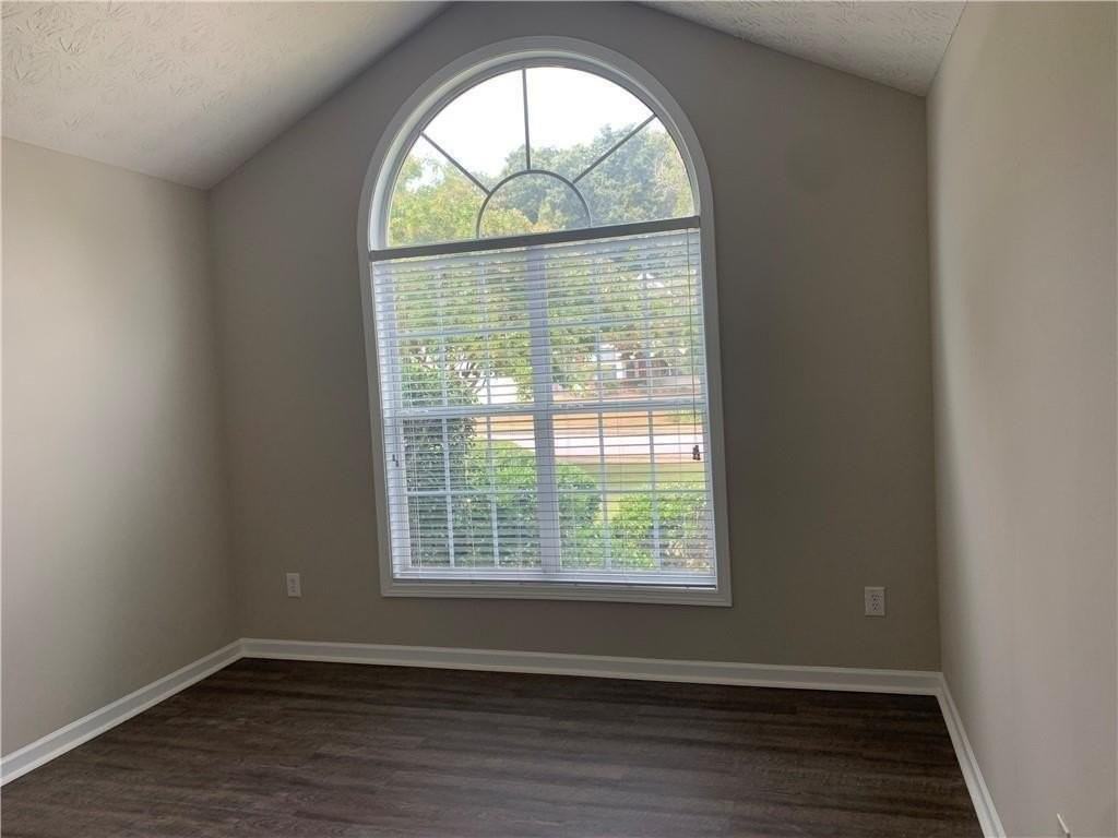 1930 Charleston Oak Cir - Photo 5 of 8