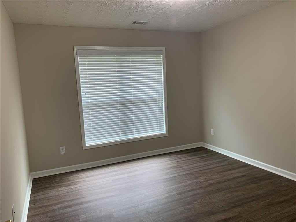 1930 Charleston Oak Cir - Photo 6 of 8