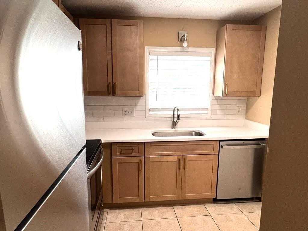 872 Baltimore Pl Sw - Photo 4 of 20