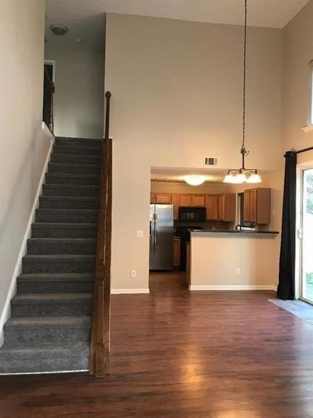 303 Hiawassee Dr - Photo 5 of 50