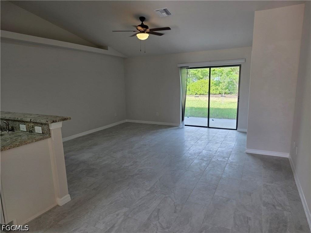 1418 Se 1st Pl - Photo 3 of 10