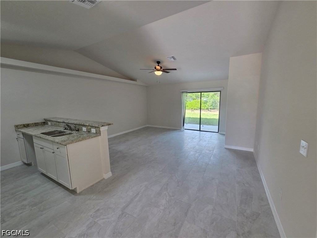 1418 Se 1st Pl - Photo 4 of 10