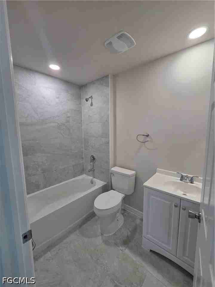 1418 Se 1st Pl - Photo 5 of 10