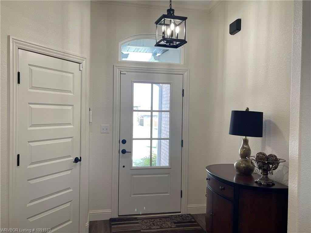 9100 Maysview Ln - Photo 4 of 24