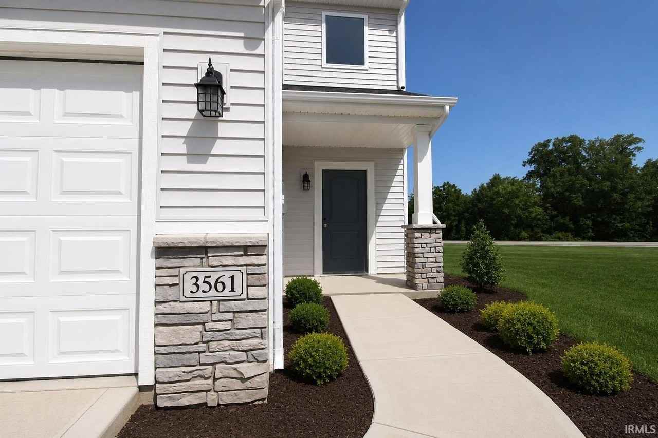 3561 Canal Square Dr - Photo 2 of 35