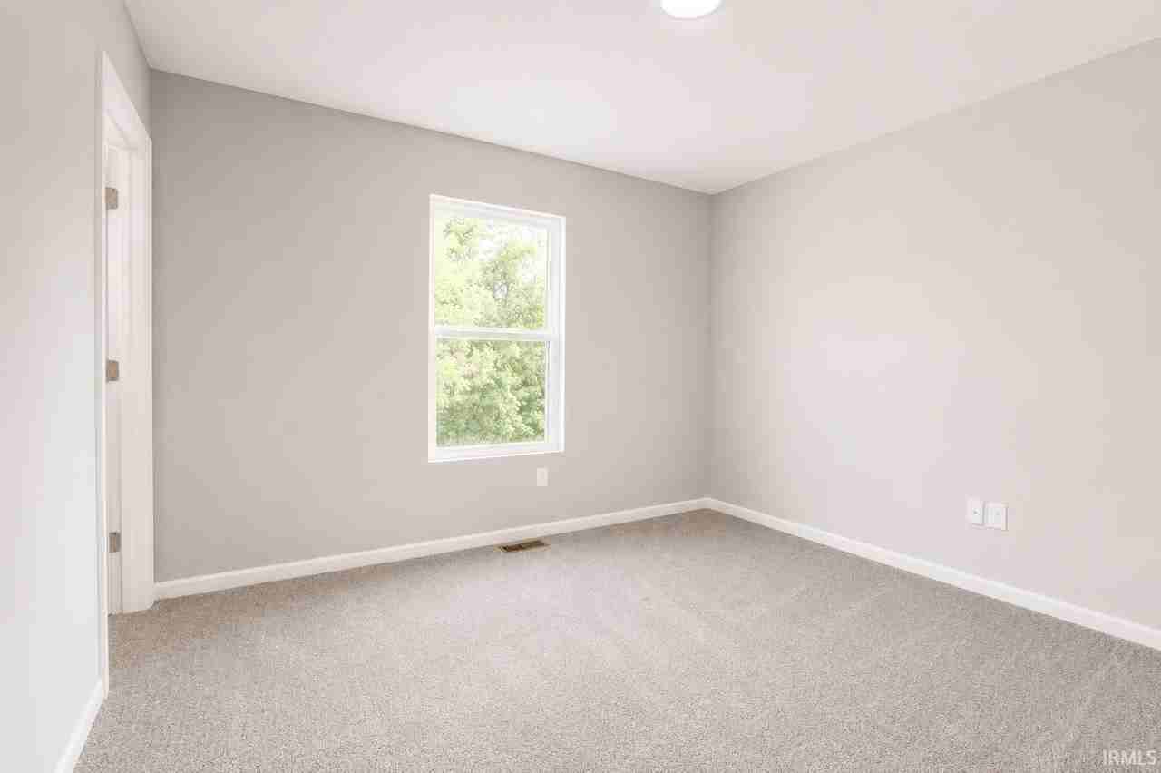 3561 Canal Square Dr - Photo 7 of 35