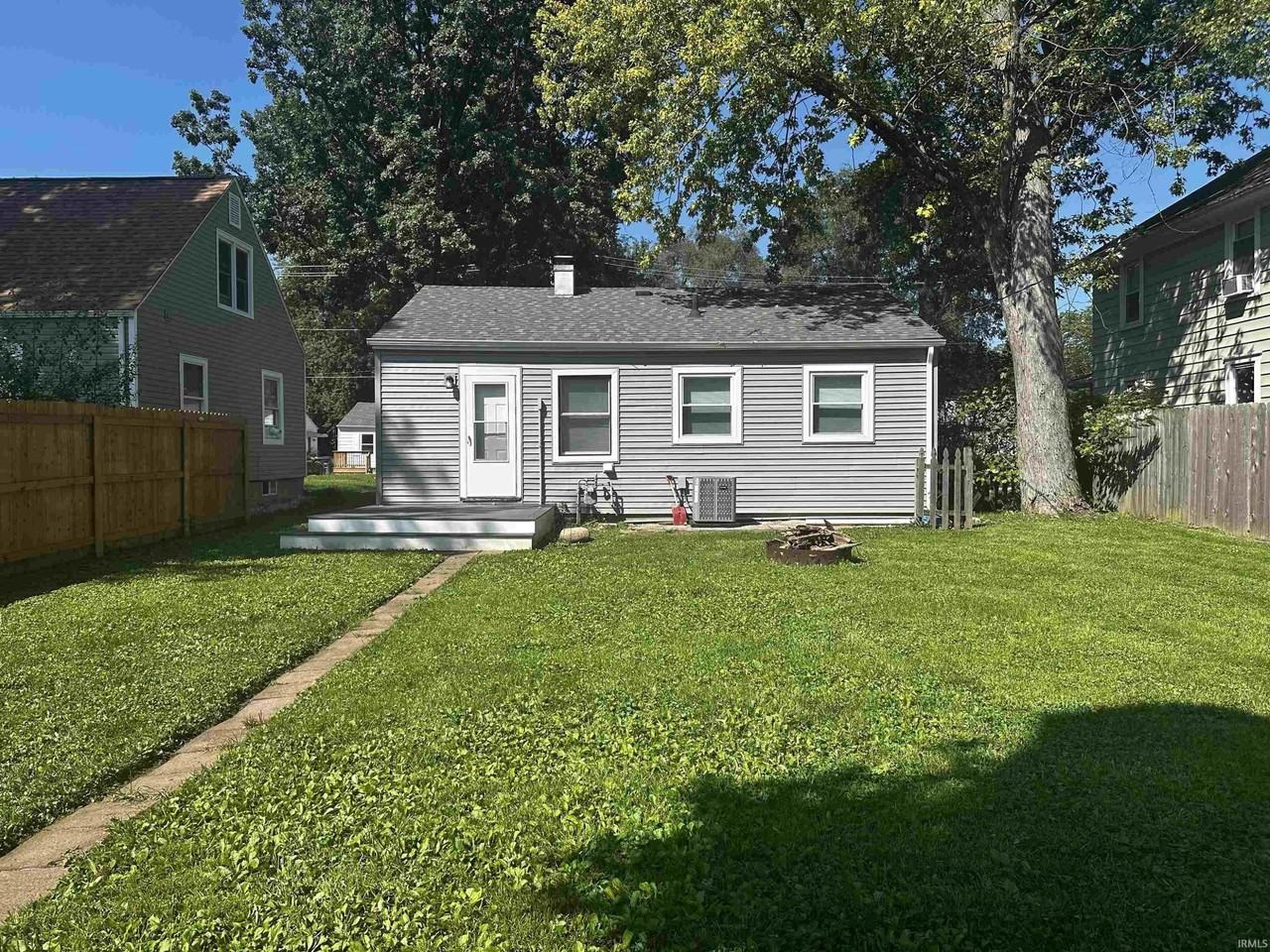 1610 Kentucky Ave - Photo 2 of 12