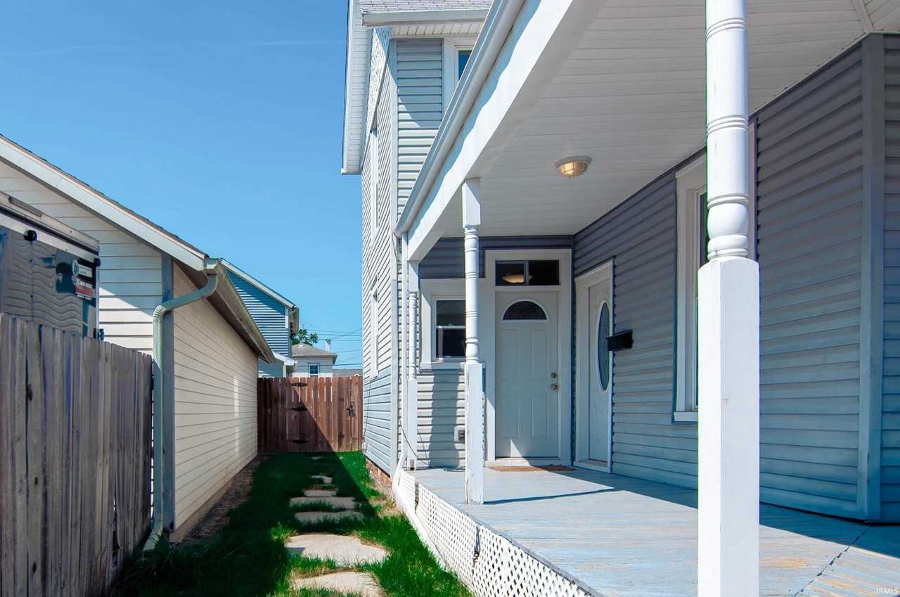 612 Lavina St - Photo 4 of 36