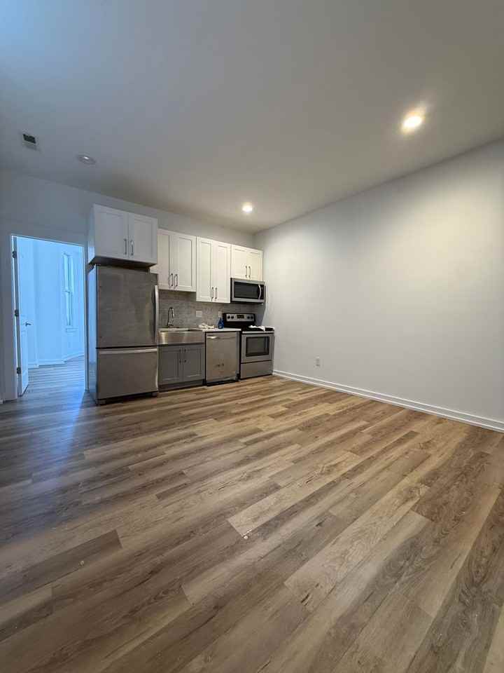 331 S 12th St Apt 2r #2R - Photo 6 of 13