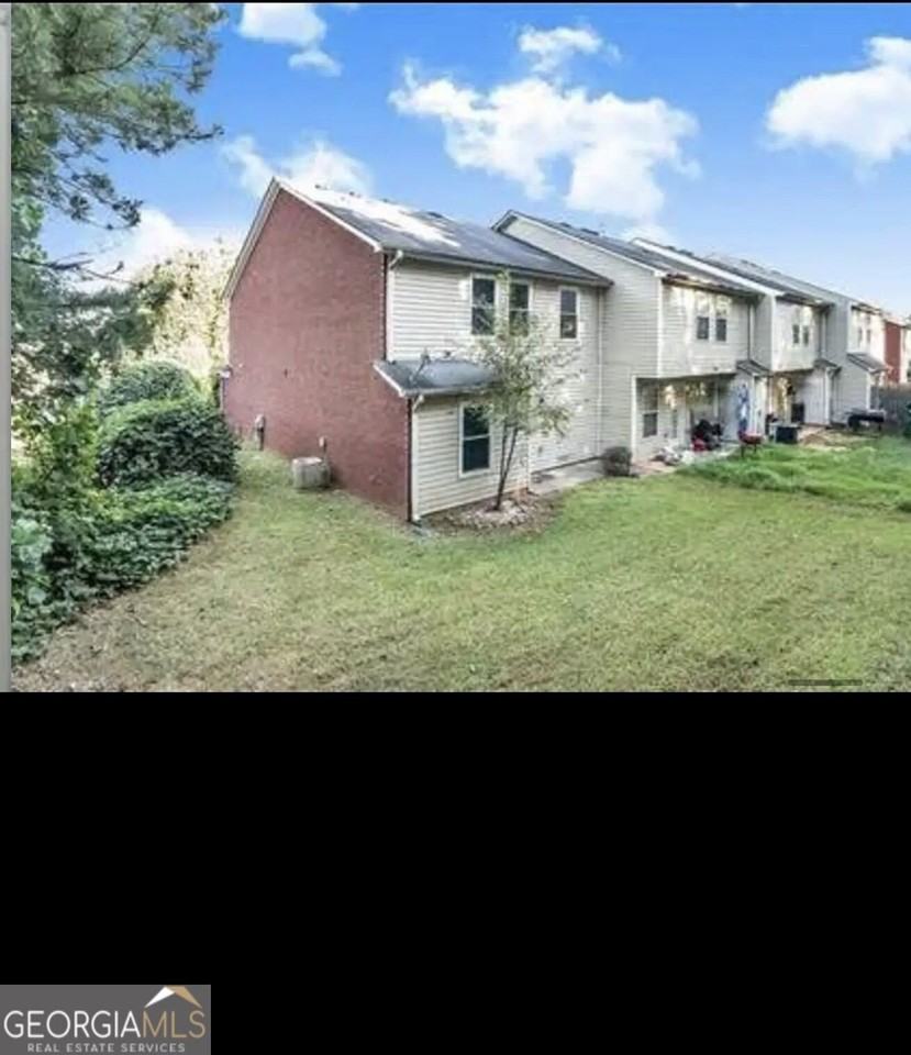 5563 Windfall Ln - Photo 3 of 19