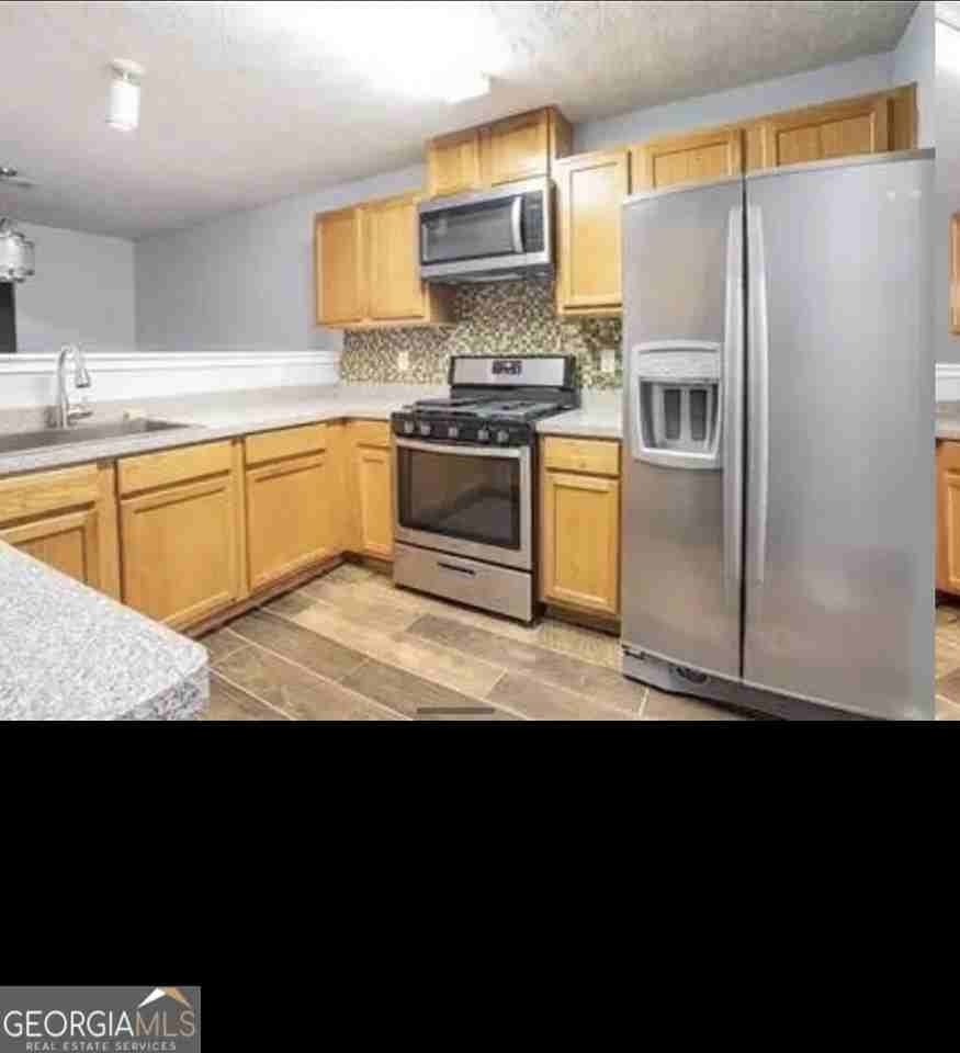 5563 Windfall Ln - Photo 4 of 19