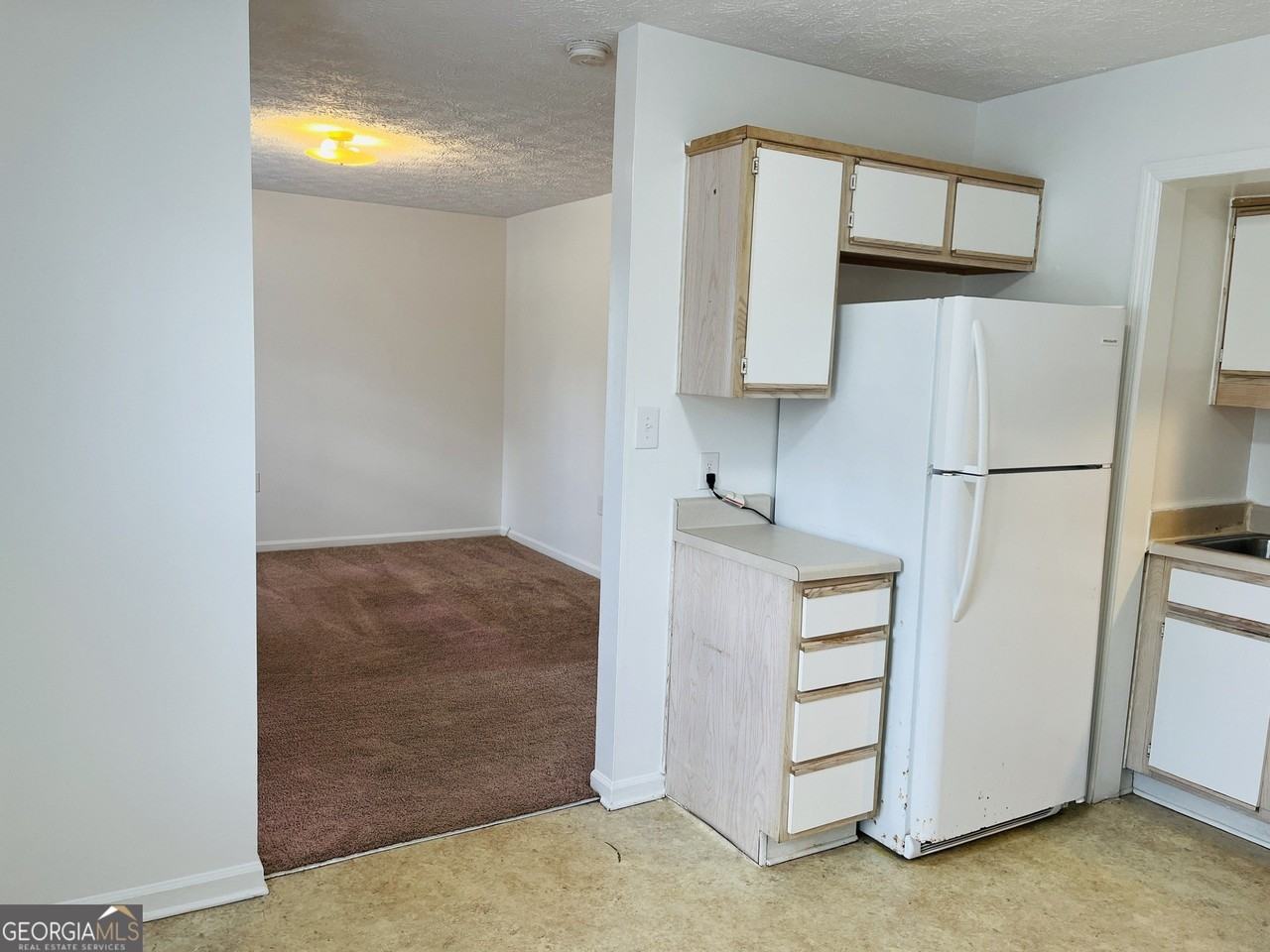 42 Robinson St #A - Photo 7 of 14