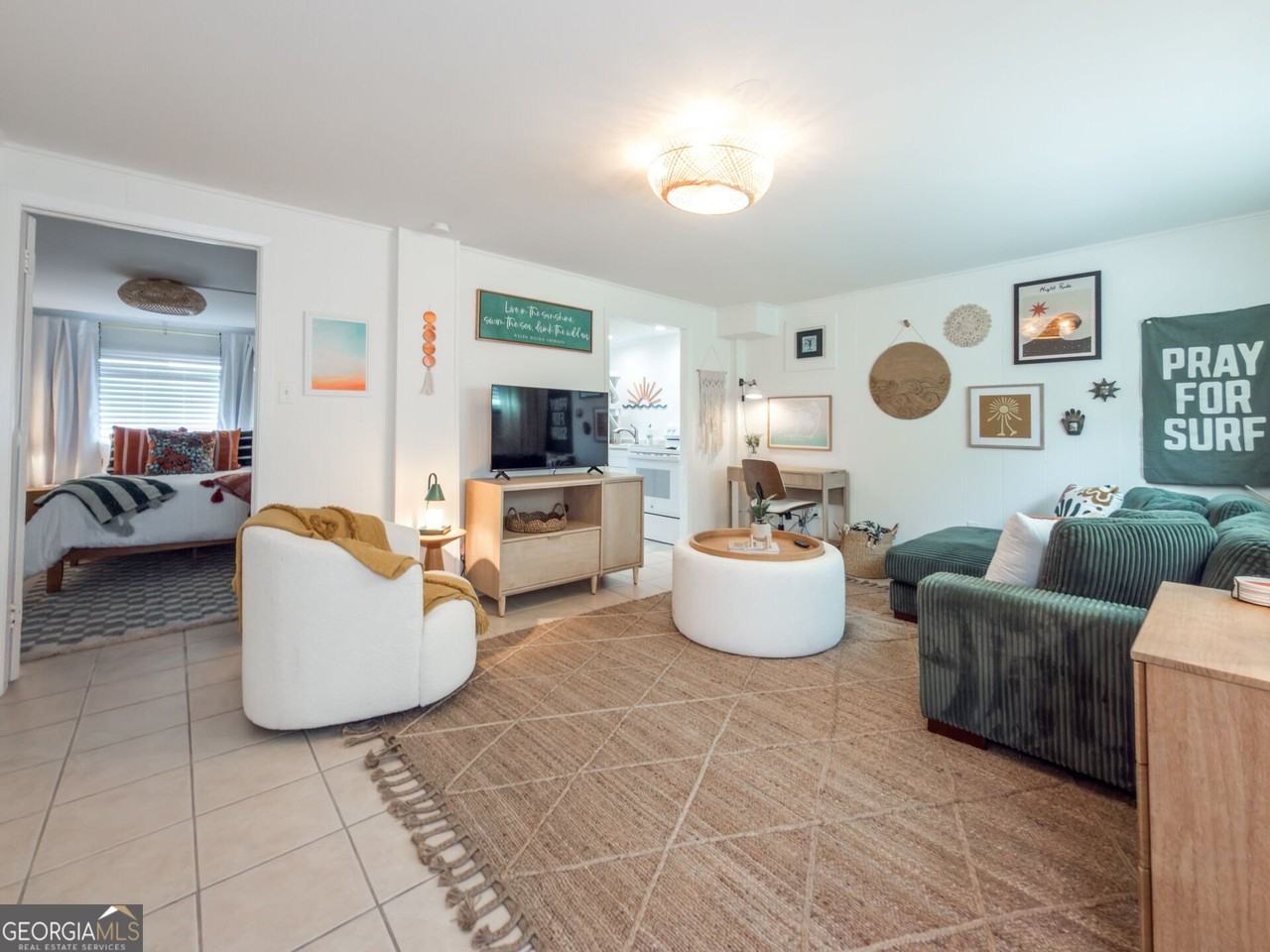 1202 Miller Ave - Photo 4 of 16
