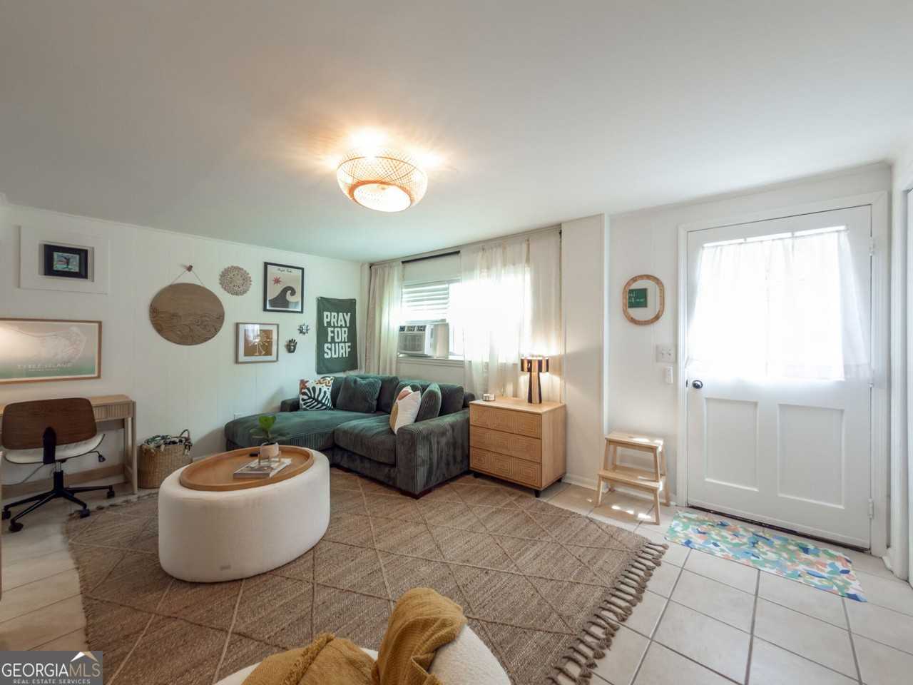 1202 Miller Ave - Photo 5 of 16
