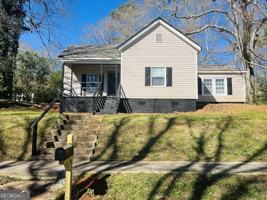 featured image of 1318 Forrest Ave