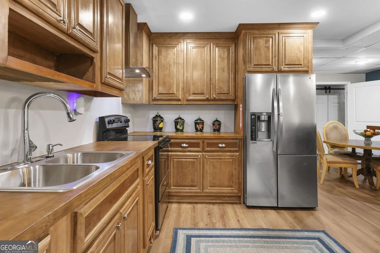 460 Peyton Rd Sw #B - Photo 3 of 29