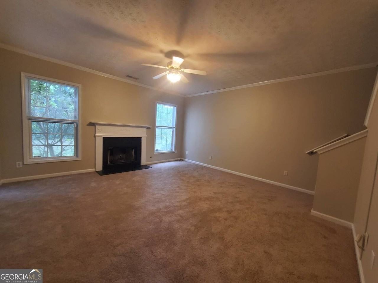 1031 Maple Leaf Dr - Photo 3 of 20
