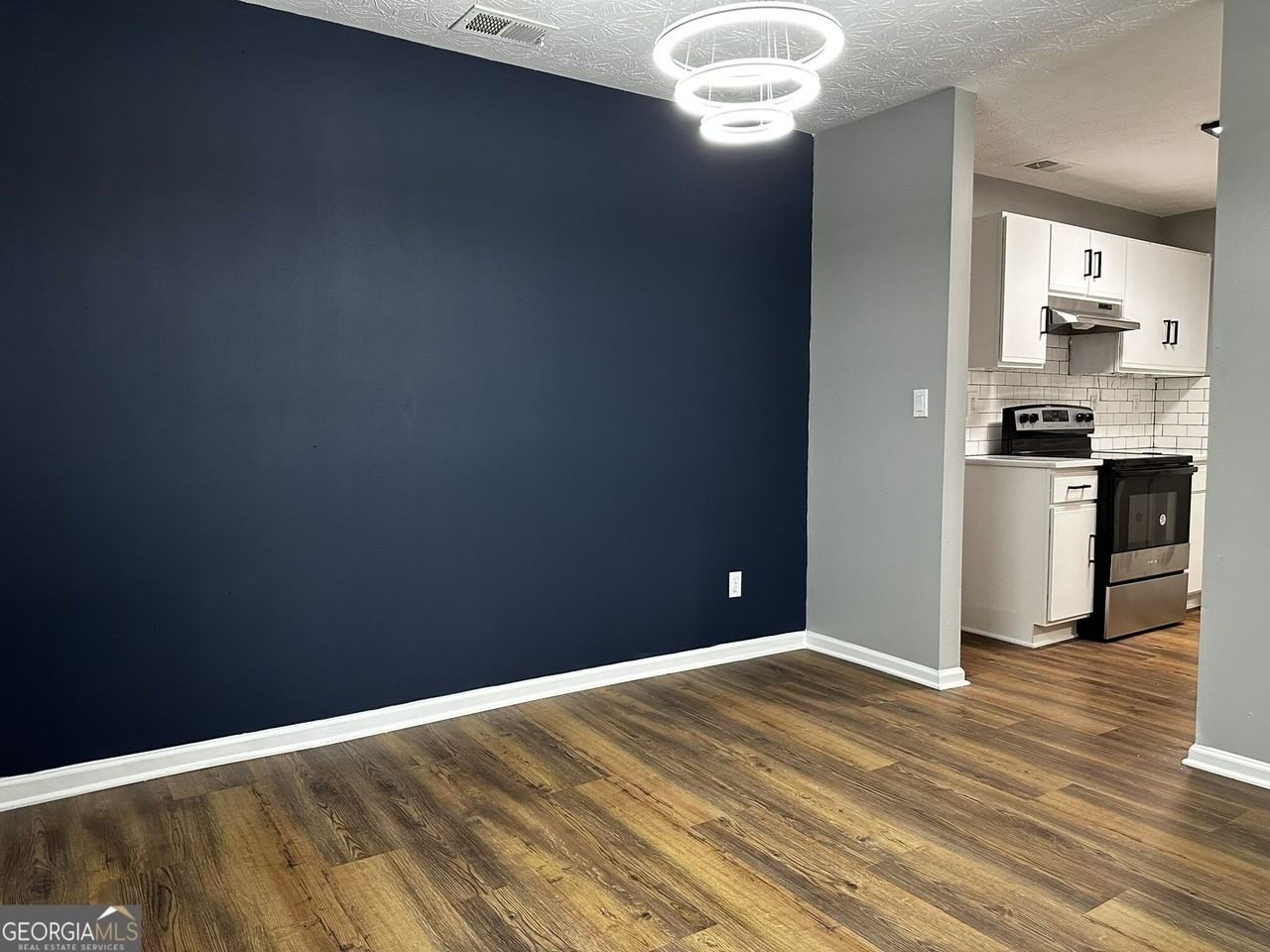 9302 Fairington Ridge Cir - Photo 2 of 15