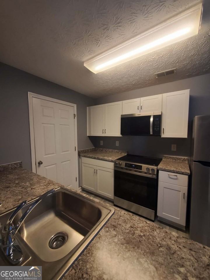 17301 Waldrop Cv