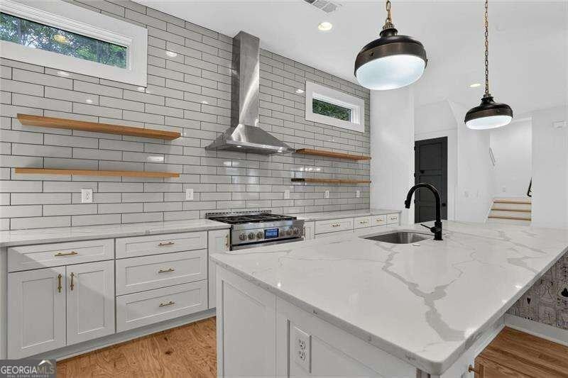 244 Locust St Ne #B - Photo 4 of 42