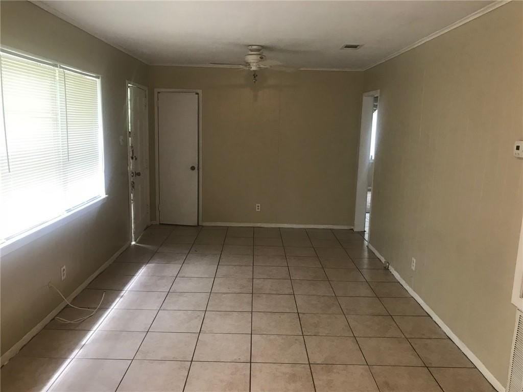 1622 Bryan Ave - Photo 3 of 9