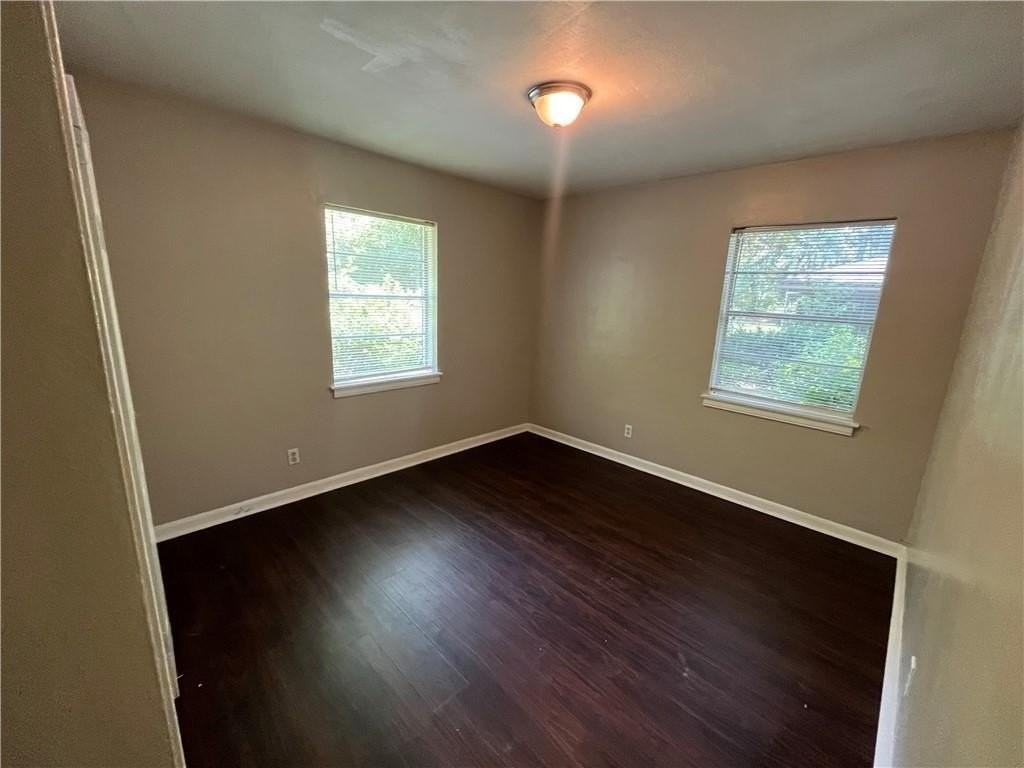 1622 Bryan Ave - Photo 7 of 9