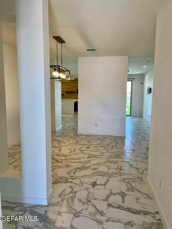 14836 John Mcneely Ave - Photo 3 of 20