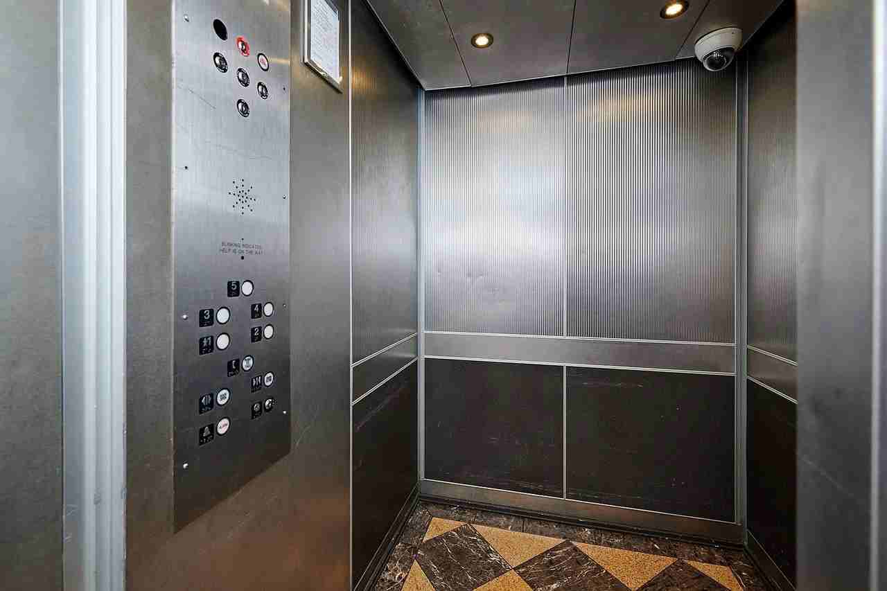 2115 W Farwell Ave #202 - Photo 2 of 8