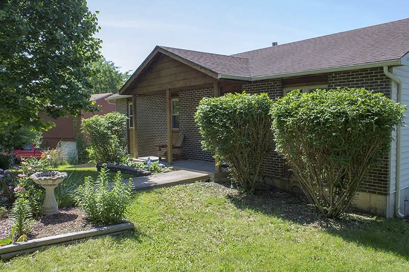 2267 S Alamos Pl #1 - Photo 2 of 28