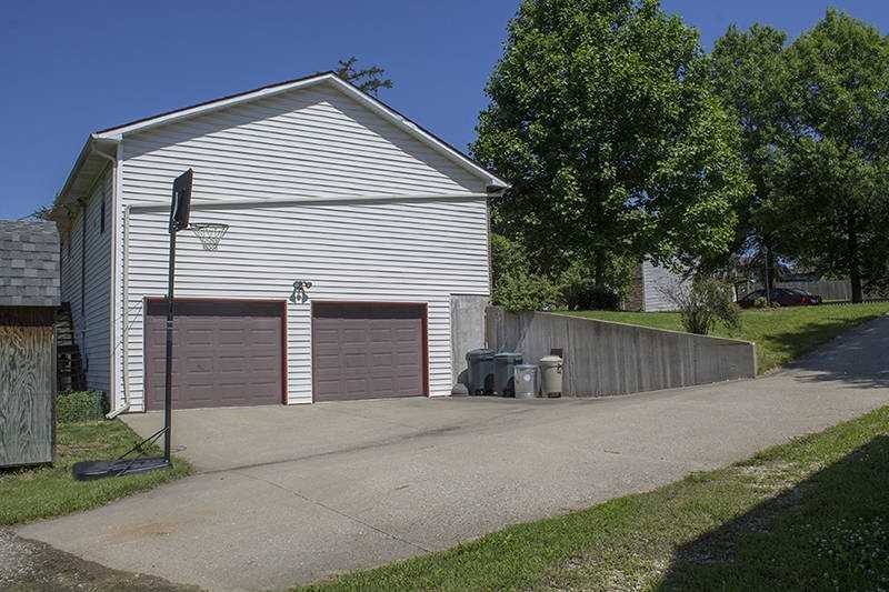 2267 S Alamos Pl #1 - Photo 4 of 28