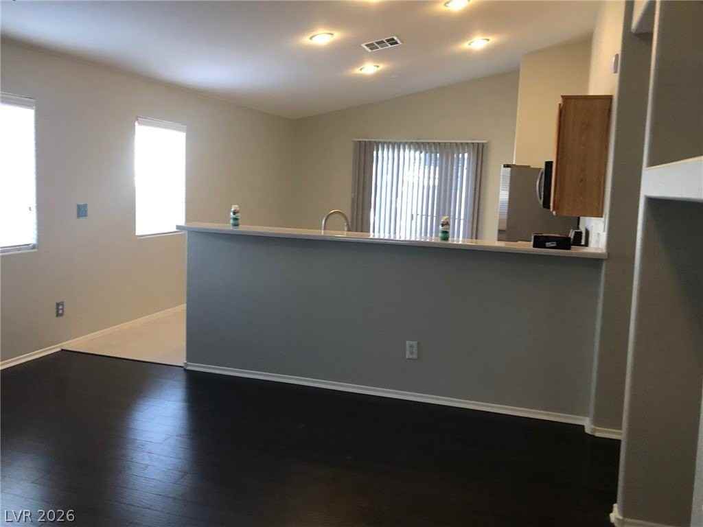 2837 Shayla Bay Ave - Photo 3 of 9