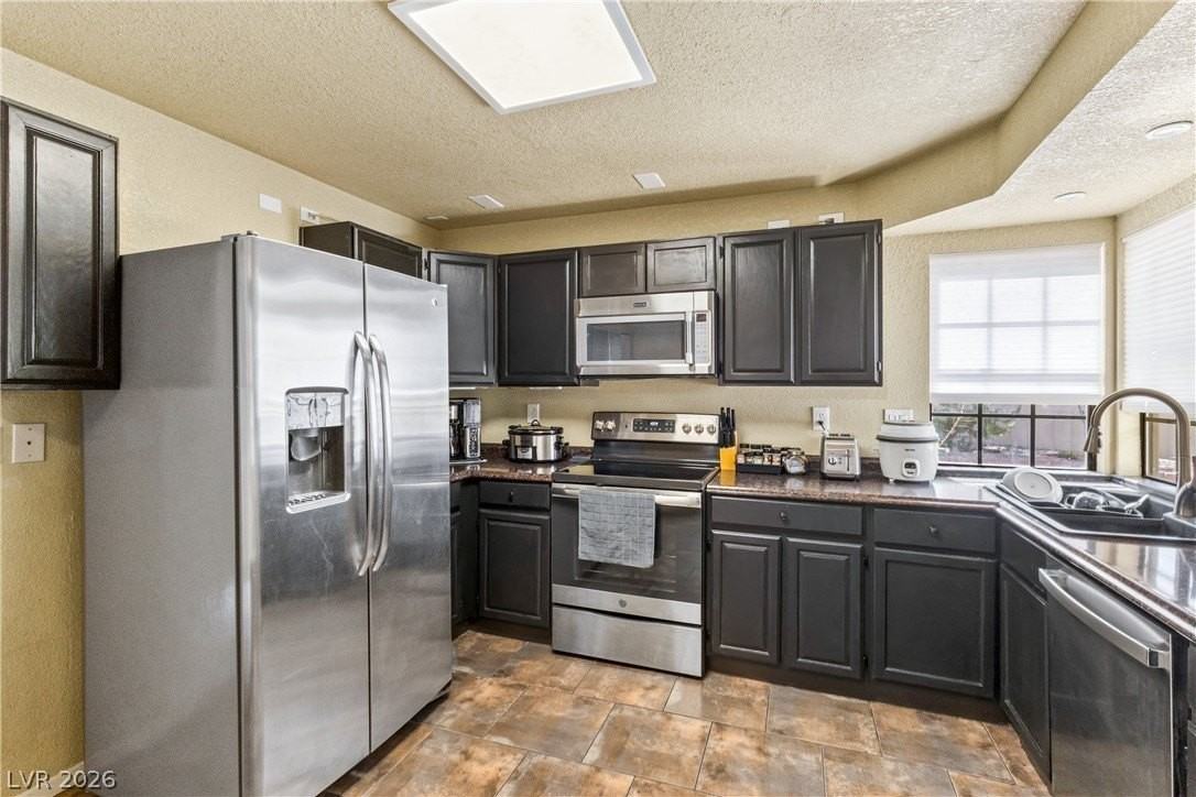2805 Tortoise Ct - Photo 2 of 25