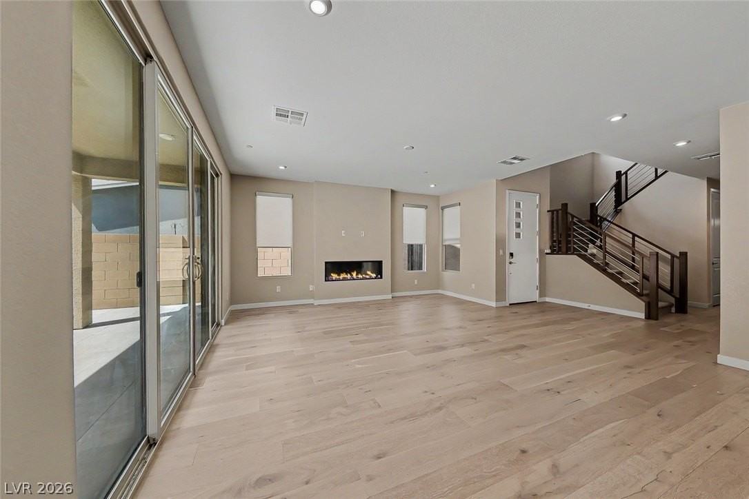 3259 Fountaintree Ave - Photo 6 of 35