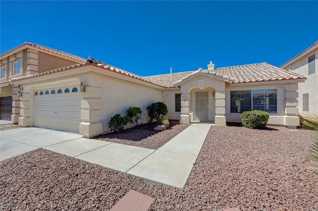 472 Staghorn Pass Ave - Photo 6 of 50