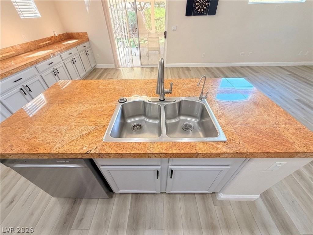 7914 Villa Pintura Ave - Photo 6 of 40