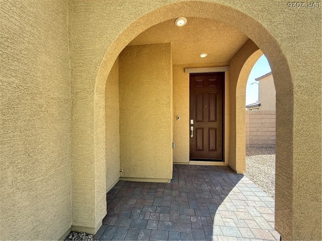 9980 Perth Ct - Photo 3 of 34